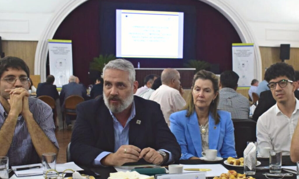 Universidad, Empresa y Estado Facultad de Ciencias Económicas UNNE